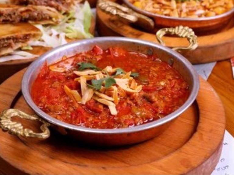 QALAYET TOMATO WITH MEAT